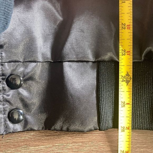 Vtg 80’s Auburn Sportswear Large Black & White Unisex Satin BomberJacket W/ Logo - Picture 5 of 9